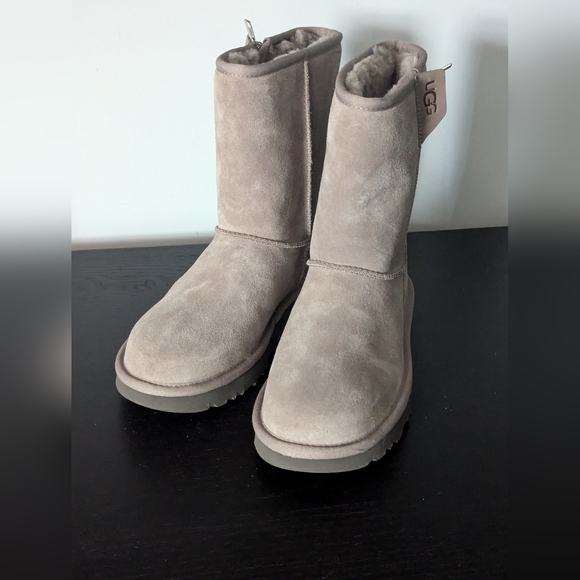 UGG CLASSIC SHORT BAILEY ZIP SMOKE PLUM SUEDE SNOW WOMEN'S BOOTS SIZE US 7 NEW - Picture 4 of 7